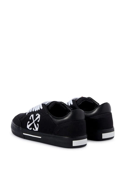 Vulcanized contrasting-tag canvas sneakers