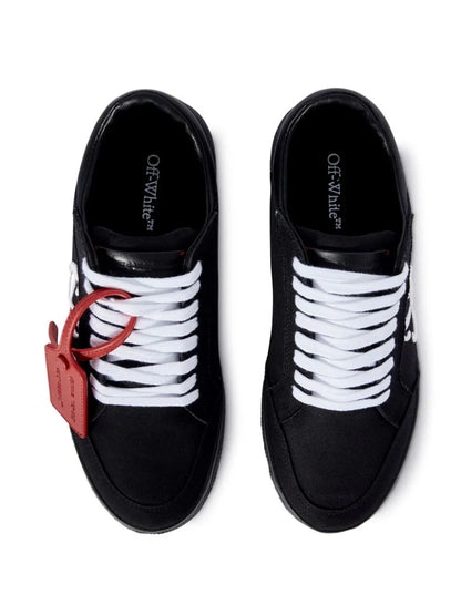 Vulcanized contrasting-tag canvas sneakers